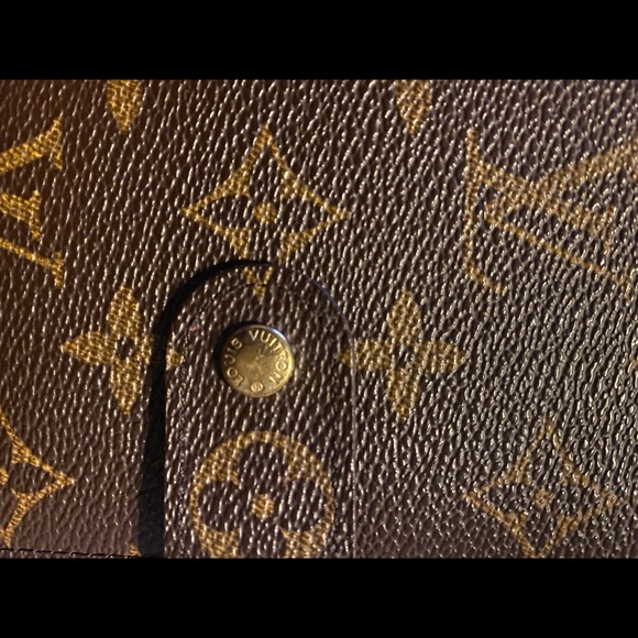 Louis Vuitton Wallet - Picture 12 of 12